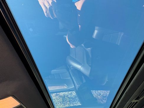 Used 2011 Mercedes-Benz E 350 4MATIC Sedan image 15