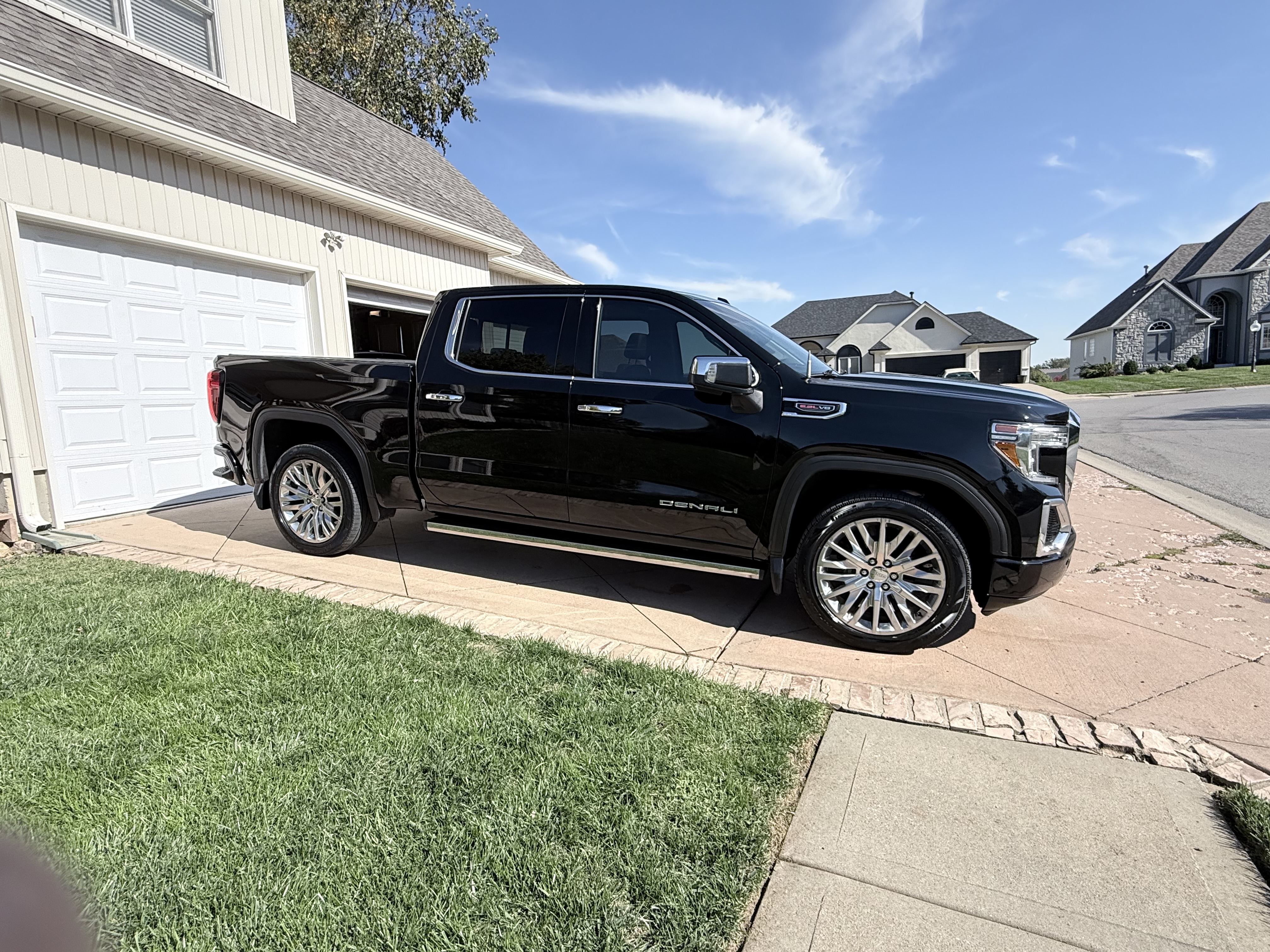 Used 2019 GMC Sierra 1500 Denali w/ Denali Ultimate Package AWD/4WD image 4