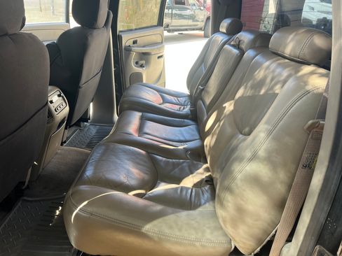 Used 2007 Chevrolet Silverado 2500 LT w/ Heavy-Duty Power Package image 13