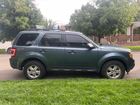 Used 2011 Ford Escape XLT image 4