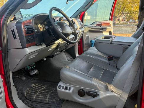 Used 2006 Ford F350 Lariat image 10