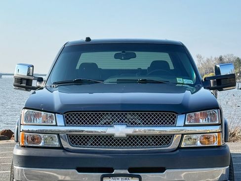 Used 2004 Chevrolet Silverado 2500 LS w/ Heavy-Duty Power Package image 1