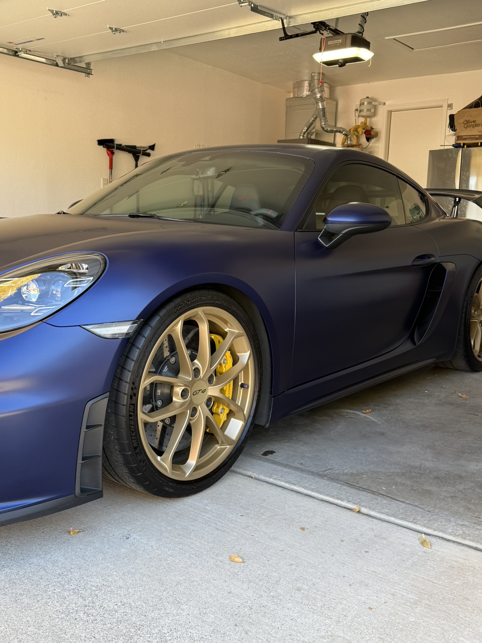 Used 2021 Porsche 718 Cayman GT4 RWD image 4