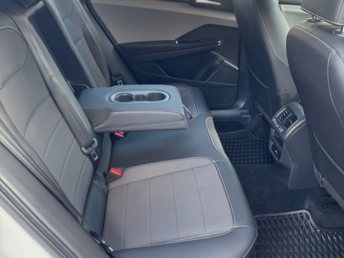 Used 2022 Volkswagen Taos SE image 8