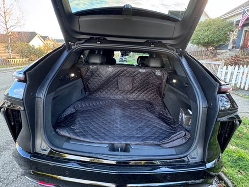 Used 2024 Cadillac Lyriq Luxury image 14