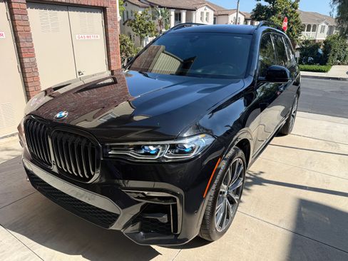 Used 2021 BMW X7 M50i w/ Dynamic Handling Package AWD/4WD image 2