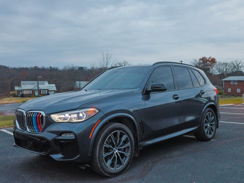 Used 2019 BMW X5 xDrive50i w/ M Sport Package image 13