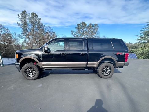 Used 2017 Ford F250 King Ranch w/ King Ranch Ultimate Package image 4