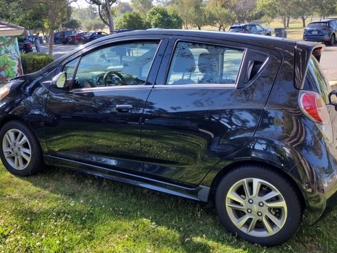 Used 2014 Chevrolet Spark LT image 4