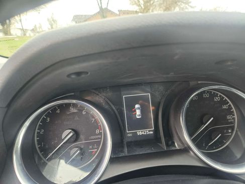 Used 2019 Toyota Camry LE image 11