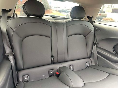 Used 2022 MINI Cooper 2-Door Hardtop w/ Premium Package image 6