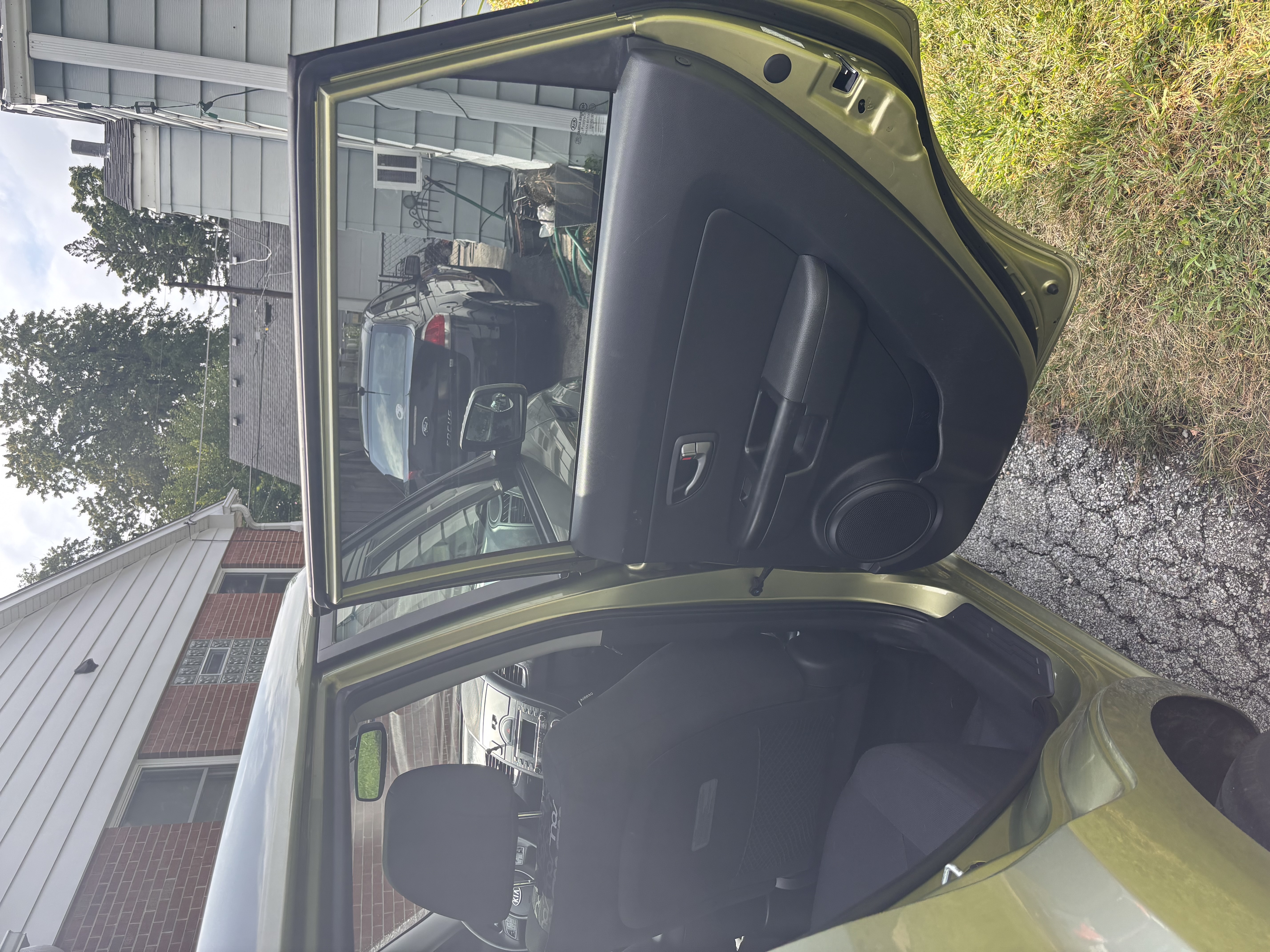 Used 2011 Kia Soul + w/ Audio Pkg FWD image 15