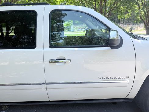 Used 2014 Chevrolet Suburban LTZ AWD/4WD image 9