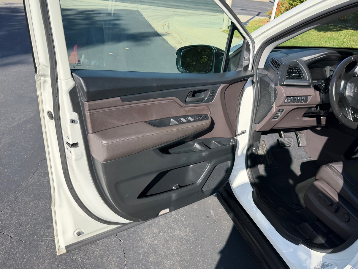 Used 2018 Honda Odyssey EX-L image 18