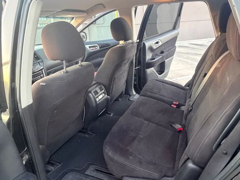 Used 2014 Nissan Pathfinder SV FWD image 9