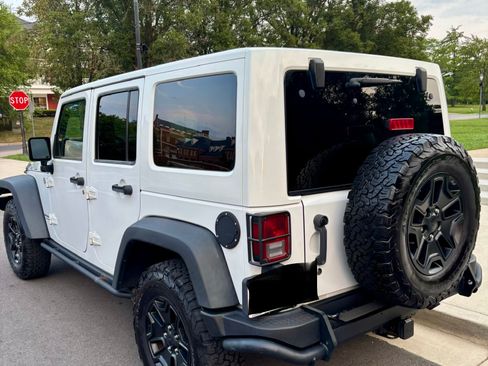 Used 2013 Jeep Wrangler Unlimited Sahara AWD/4WD image 6