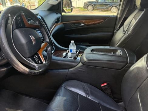 Used 2016 Cadillac Escalade ESV Premium image 9