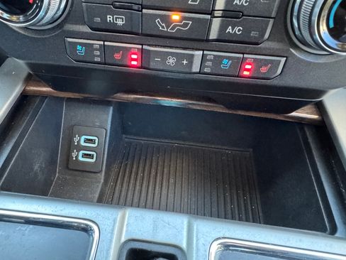 Used 2018 Ford F150 Lariat w/ Equipment Group 502A Luxury image 21