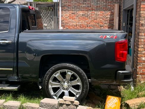 Used 2018 Chevrolet Silverado 1500 High Country AWD/4WD image 4