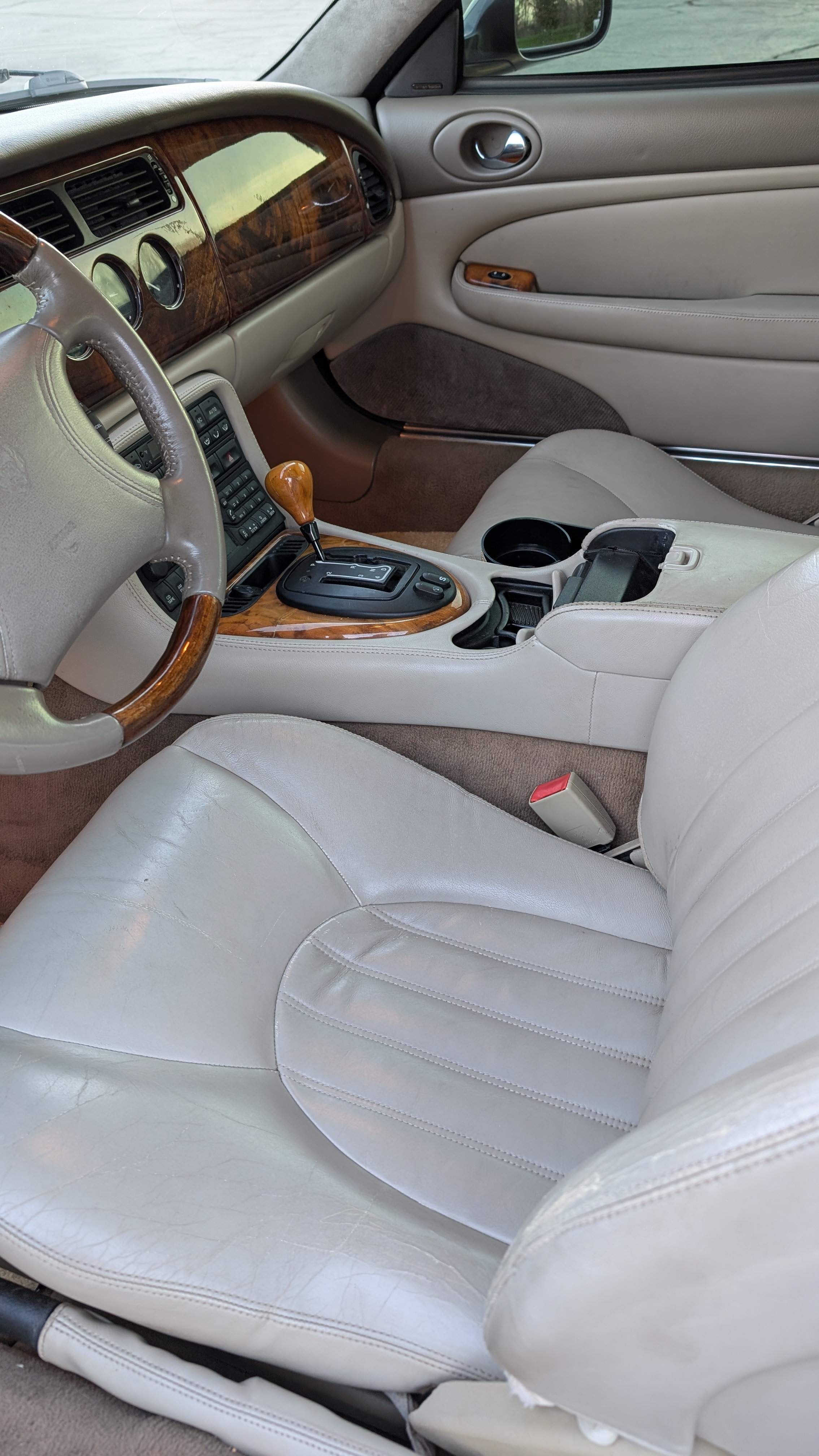 Used 1998 Jaguar XK8 Coupe RWD image 14