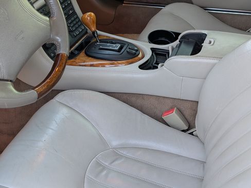Used 1998 Jaguar XK8 Coupe RWD image 14