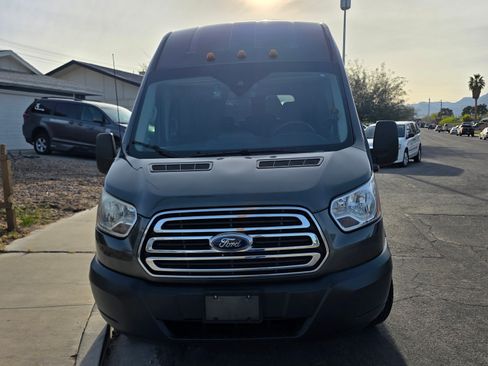 Used 2017 Ford Transit 350 XLT image 4