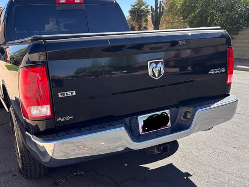 Used 2019 RAM 1500 Classic SLT w/ Luxury Group image 11