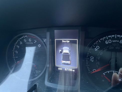 Used 2020 Toyota Tacoma SR w/ SX Package image 10