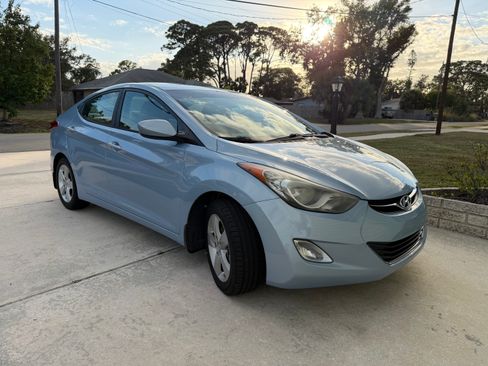 Used 2013 Hyundai Elantra GLS w/ Preferred Pkg image 1