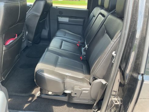 Used 2014 Ford F350 Lariat w/ Lariat Ultimate Package RWD image 6