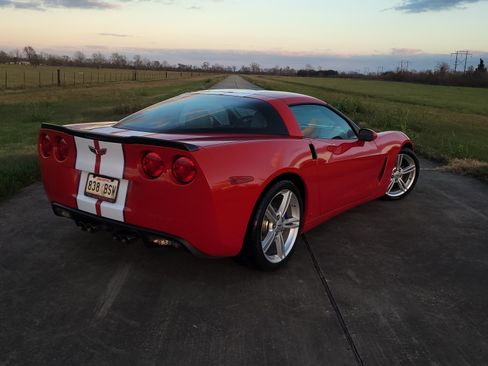 Used 2008 Chevrolet Corvette Coupe w/ Preferred Equipment Group image 2