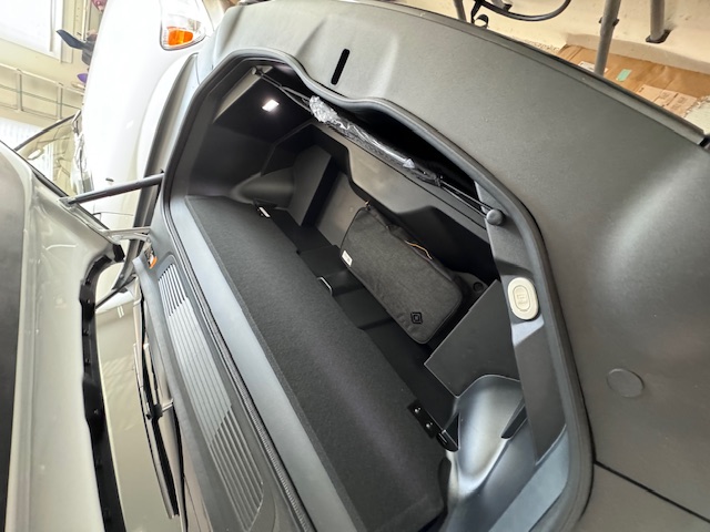 Used 2024 Rivian R1S Adventure Quad AWD/4WD image 28