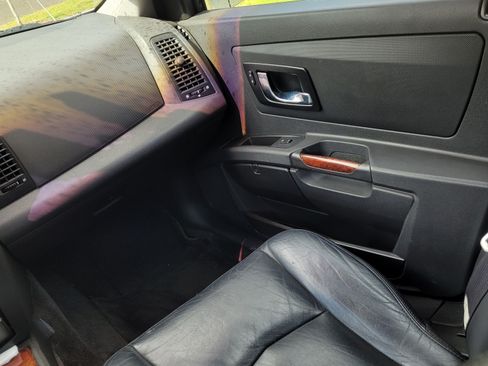 Used 2004 Cadillac SRX w/ Preferred Equipment Group image 10