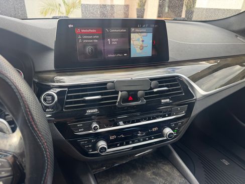 Used 2018 BMW 530i xDrive w/ Premium Package image 12