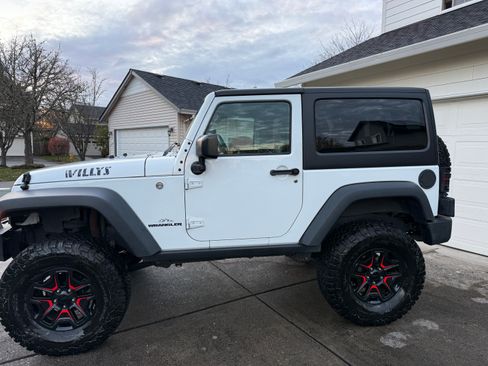 Used 2017 Jeep Wrangler Sport image 13