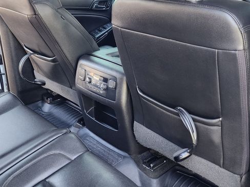 Used 2017 GMC Yukon XL SLT w/ Premium Edition image 12