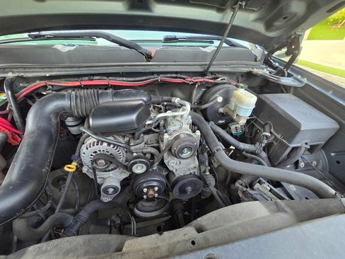 Used 2009 Chevrolet Silverado 1500 W/T w/ LS Package RWD image 5