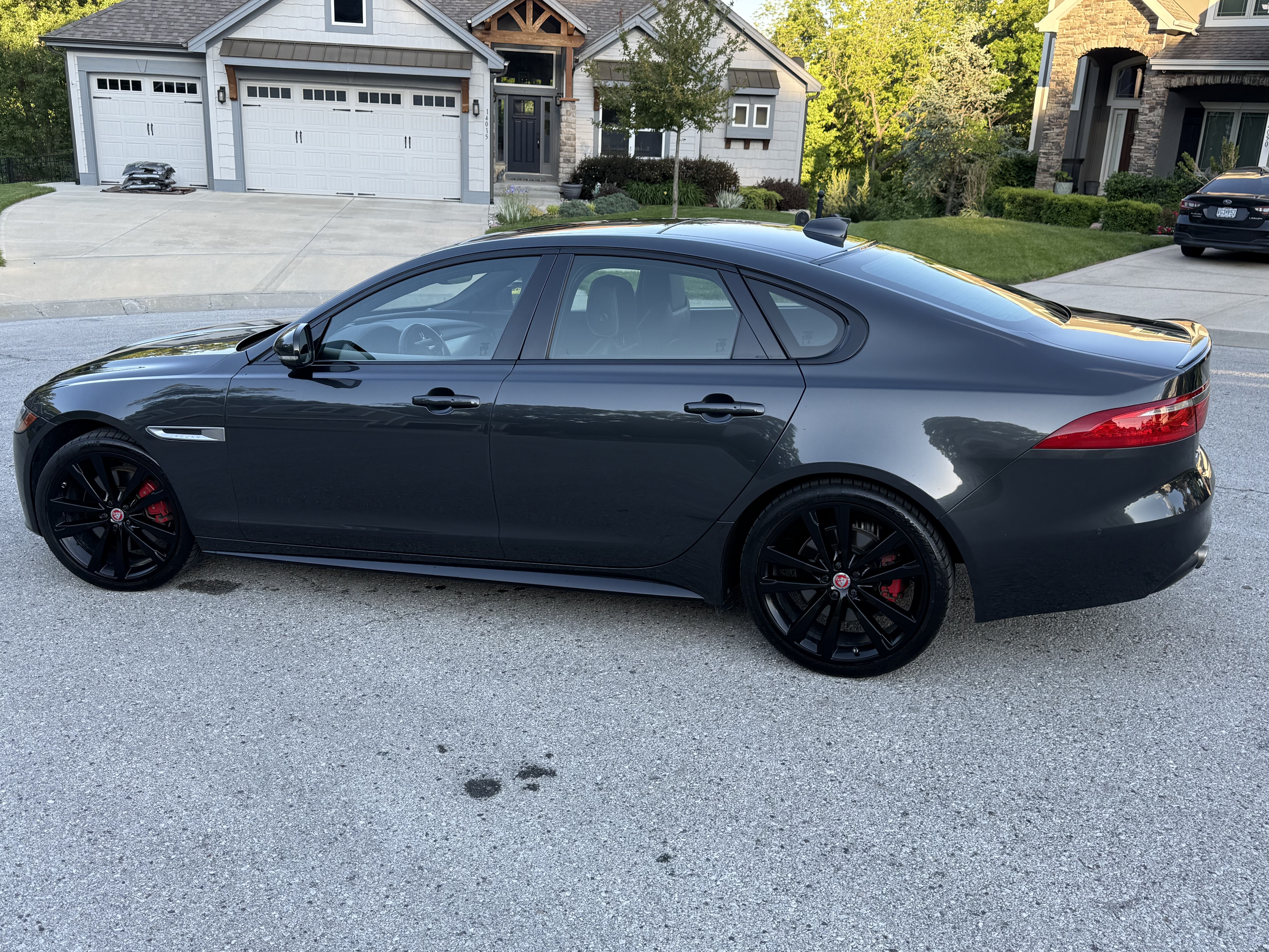 Used 2020 Jaguar XF S AWD/4WD image 2