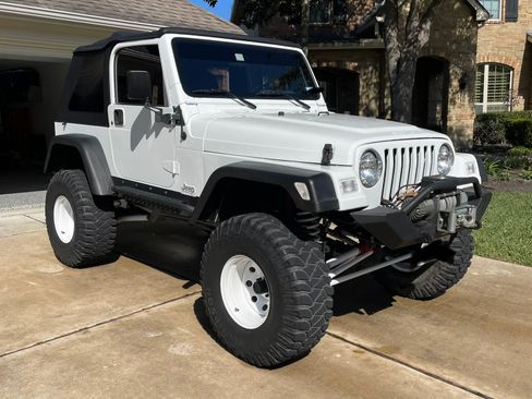 Used 1999 Jeep Wrangler Sport image 2