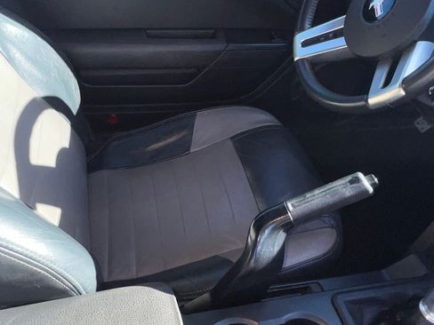 Used 2006 Ford Mustang GT Premium image 14