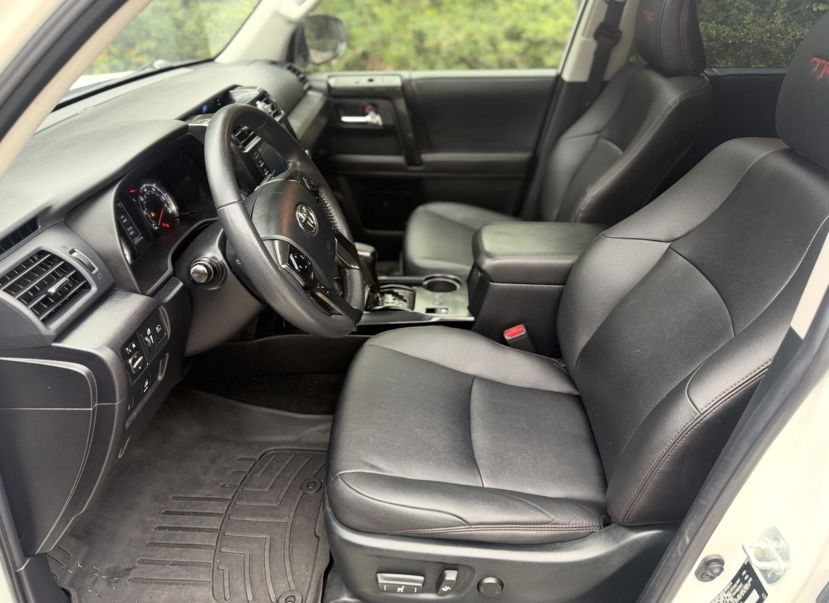 Used 2021 Toyota 4Runner Venture w/ Moonroof Package AWD/4WD image 10