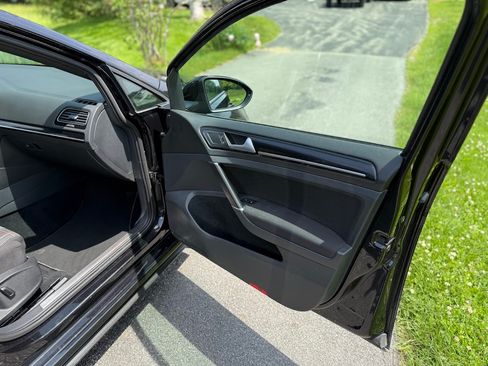 Used 2016 Volkswagen GTI S image 8