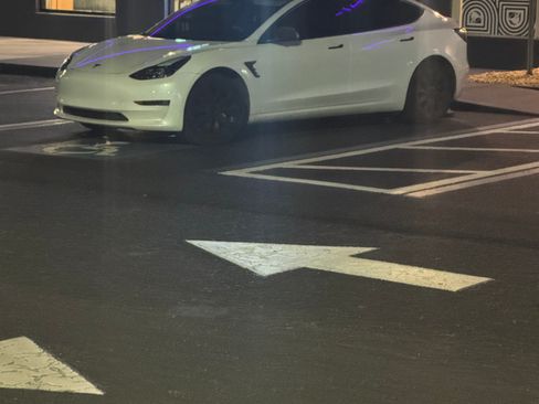 Used 2023 Tesla Model 3 Standard Range RWD image 6