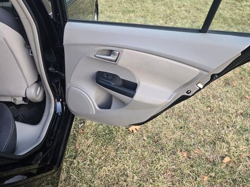 Used 2011 Honda Insight LX image 12