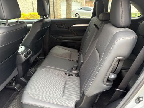 Used 2015 Toyota Highlander Plus image 6