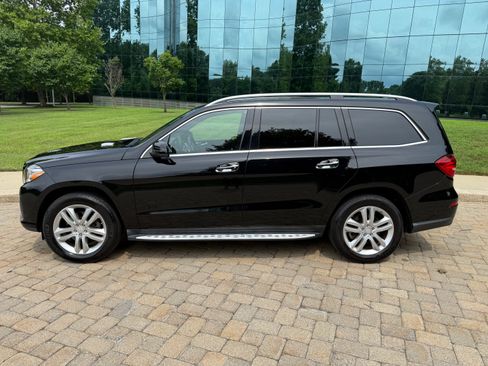 Used 2017 Mercedes-Benz GLS 450 4MATIC image 2