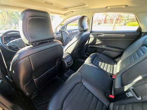 Used 2018 Ford Fusion SE w/ Equipment Group 602A image 14