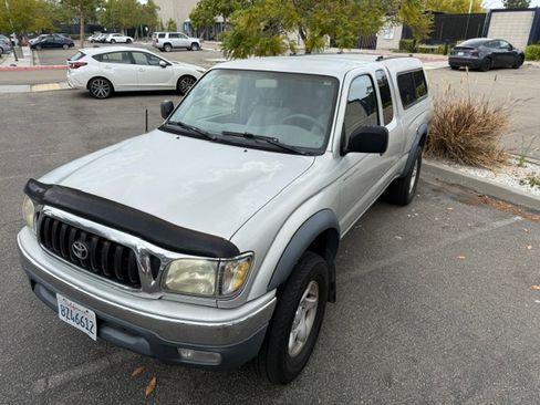 Used 2003 Toyota Tacoma PreRunner RWD image 2