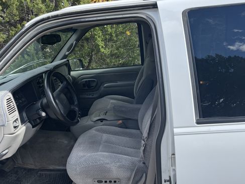 Used 1999 Chevrolet Tahoe 4WD image 8