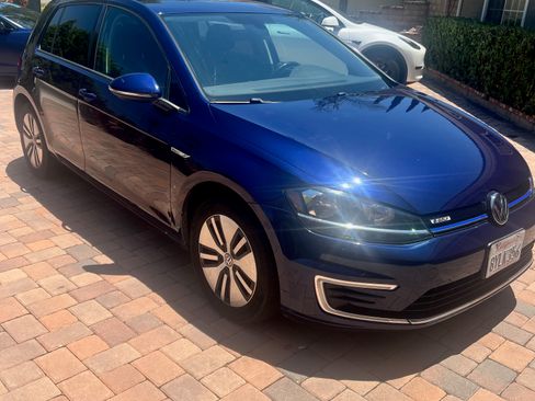 Used 2019 Volkswagen e-Golf SE w/ Driver Assistance Package FWD image 8